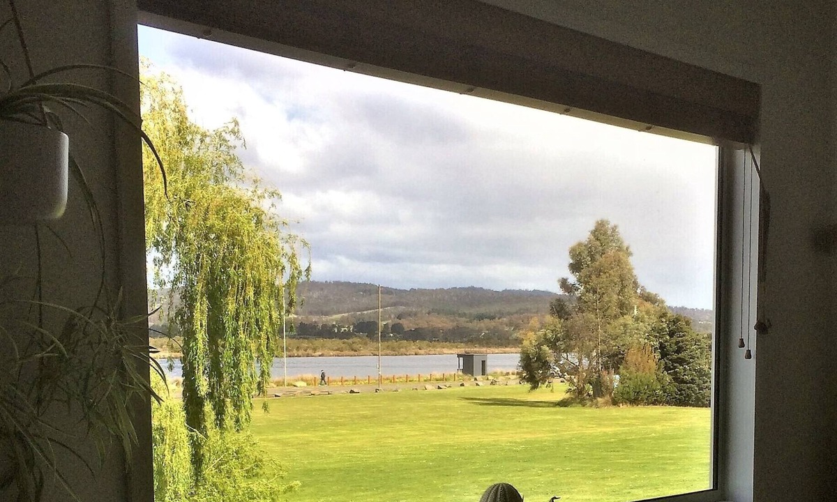 Franklin Apartment | Funky Flat in Franklin.Self Contained accommodation on the Huon River.