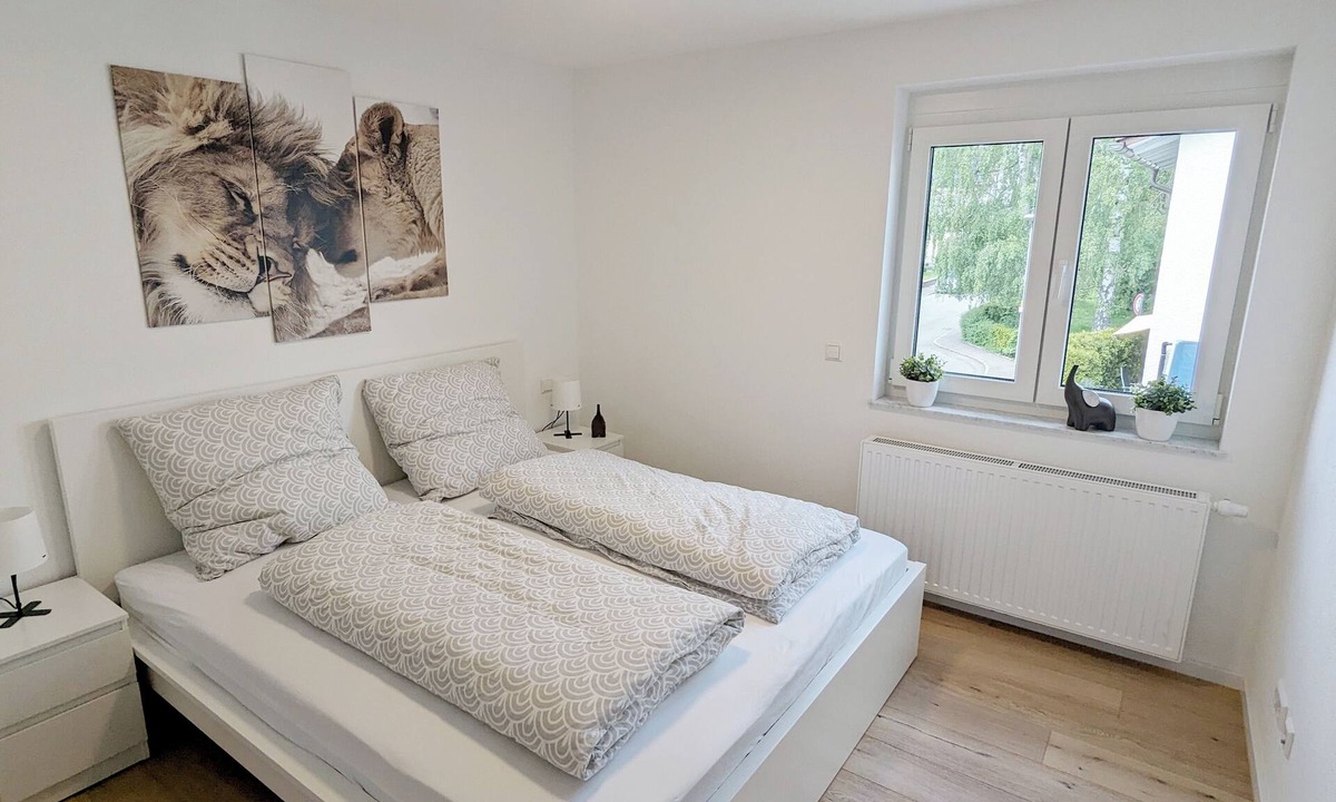 Sindelfingen Apartment | Furnished 3-room apartment with balcony