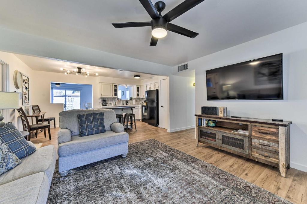 Gilbert Homes House | Furnished Patio! Downtown Gilbert Retreat