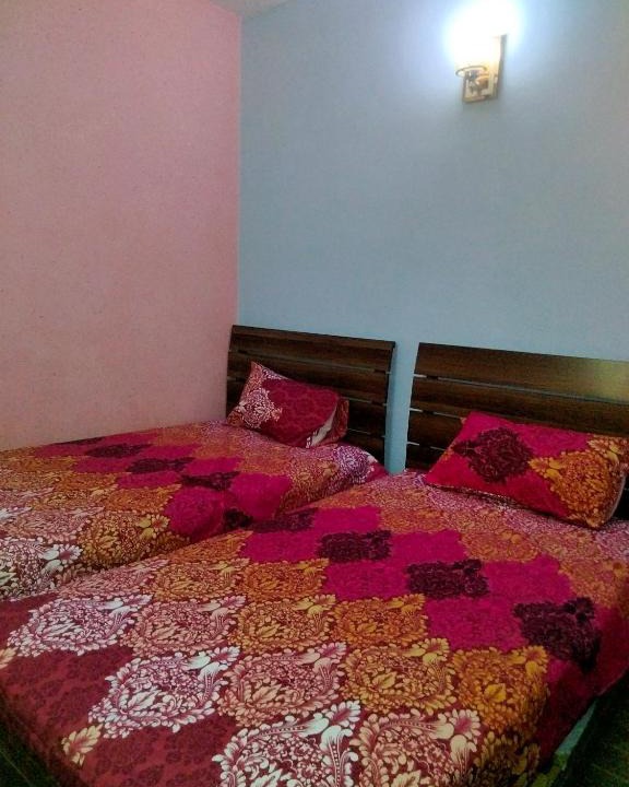 Gulshan-e-Iqbal House | Furnished Rooms