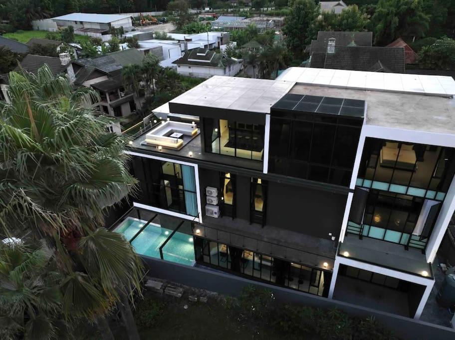 Chang Phueak Villa | Futuristic Pool Villa with Stunning Mountain View
