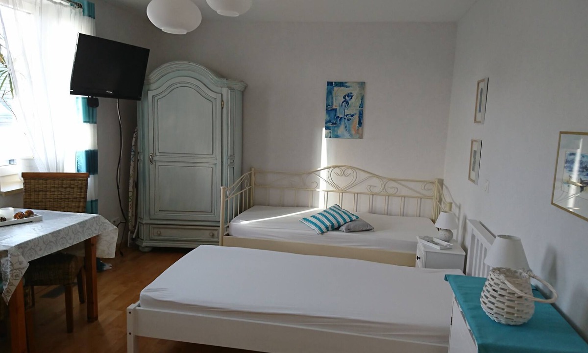 Kasel Apartment | Gäste-nestchen "blaue Rose" für 1-2 Personen zur Selbstversorgung