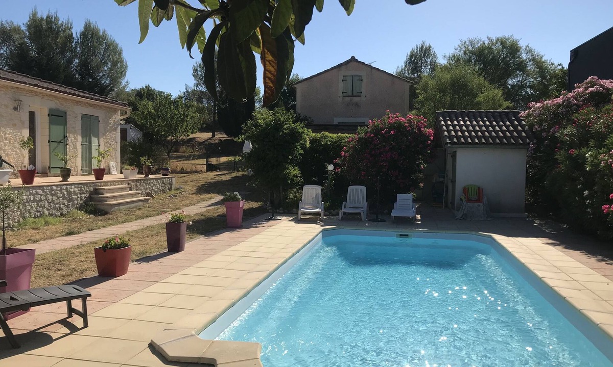 Euzet-les-Bains House | Gîte au soleil