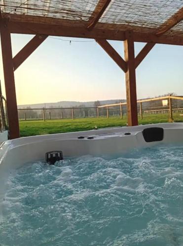 Le Bouillon House | Gîte avec jacuzzi privatif et piscine privative - Haras Le Val Du Conte