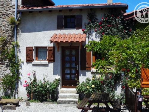 Saint-Chamond House | Gîte charmant avec WIFI et terrasse, à 15 min de Saint-Étienne - FR-1-496-41