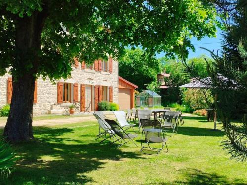 Craponne-sur-Arzon House | Gîte confortable en Auvergne proche de randonnées - FR-1-582-346