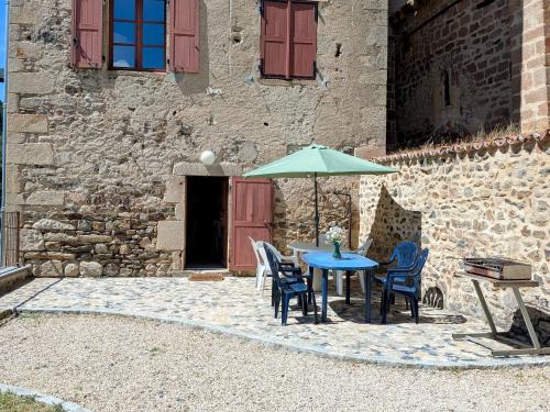 Saint-Vert House | Gîte de charme 10 pers. à Saint-Vert - Nature préservée, 4 chambres, jardin clos - FR-1-582-307