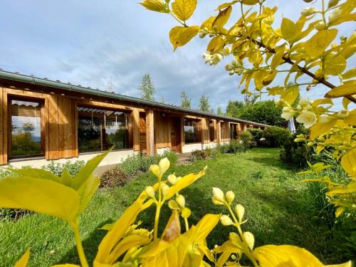 Domaize House | Gîte de groupe et charmant cottage L'Agnel