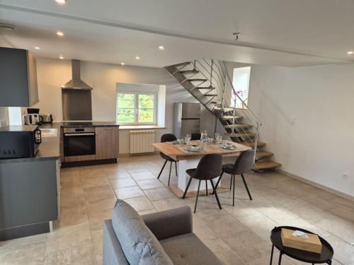 Saint-Martin-l'Aiguillon House | Gîte Gaïa au cœur de la campagne