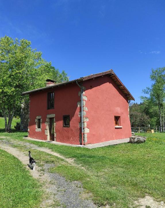 Bertignat House | Gîte La Roche