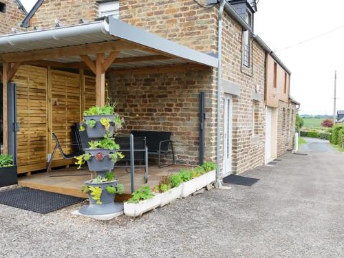 Saint-Pierre-du-Regard House | Gîte lumineux rénové avec animaux acceptés, parking et WIFI en Suisse Normande - FR-1-497-223