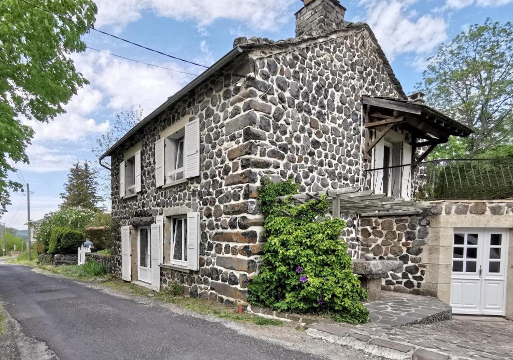 Saint-Julien-Chapteuil House | Gîte Saint-Julien-Chapteuil, 4 pièces, 6 personnes - FR-1-582-326