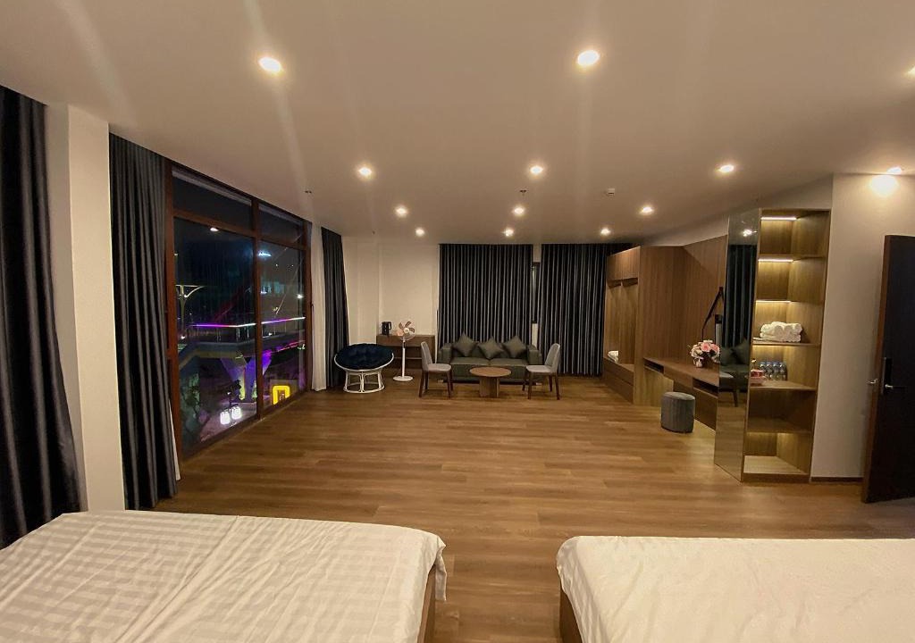 Van Giang Hotel | Góc Homes