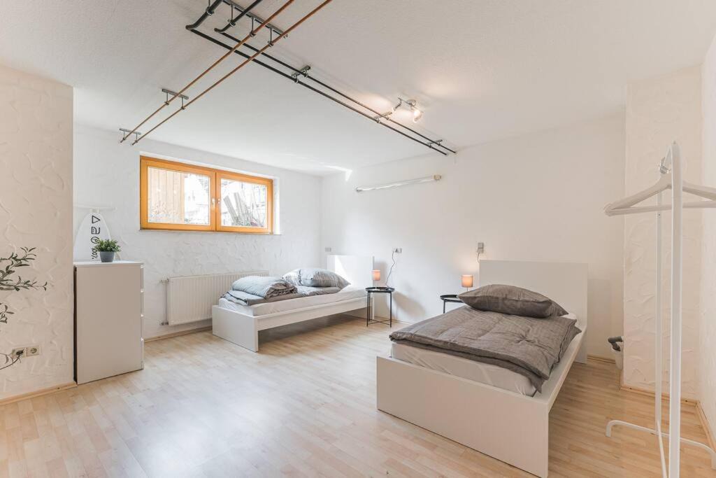 Oschelbronn Apartment | G01 schöne Souterrainwohnung - Self Check-In ideal für Teams und Monteure