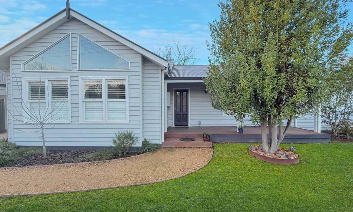 Mansfield House | Gables on Malcolm - Comfort In The Heart Of Mansfield