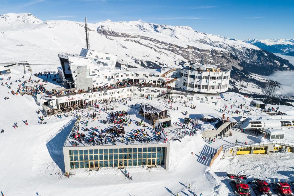 Falera Hostel | GALAAXY Mountain Hostel-Nur mit der Gondelbahn Erreichbar