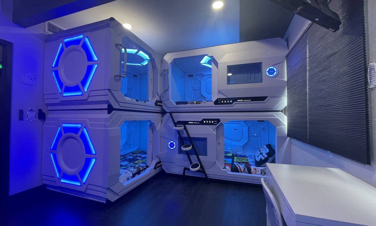 Southwest Anaheim House | ★ Galactic Dream: Arcade, Theater, Minigolf, & more! ★