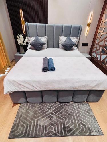 Greater Noida Apartment | Galaxy blue sapphire studio