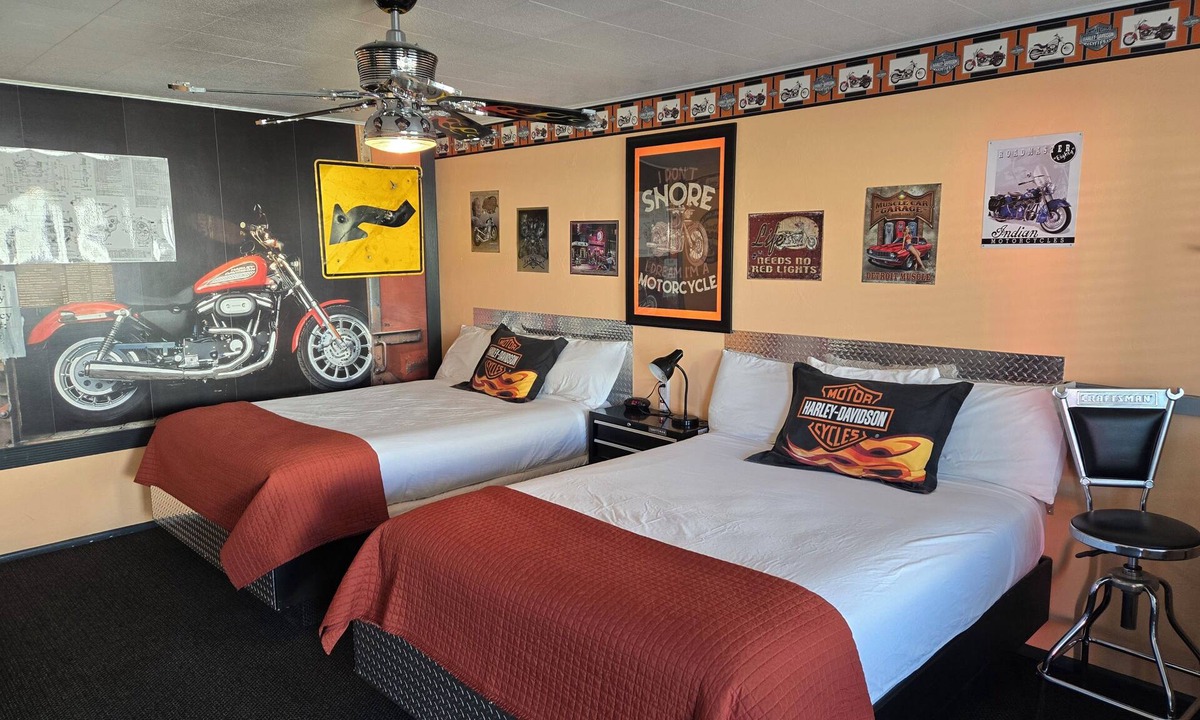 Hatch Hotel | Galaxy of Hatch between Bryce and Zion
