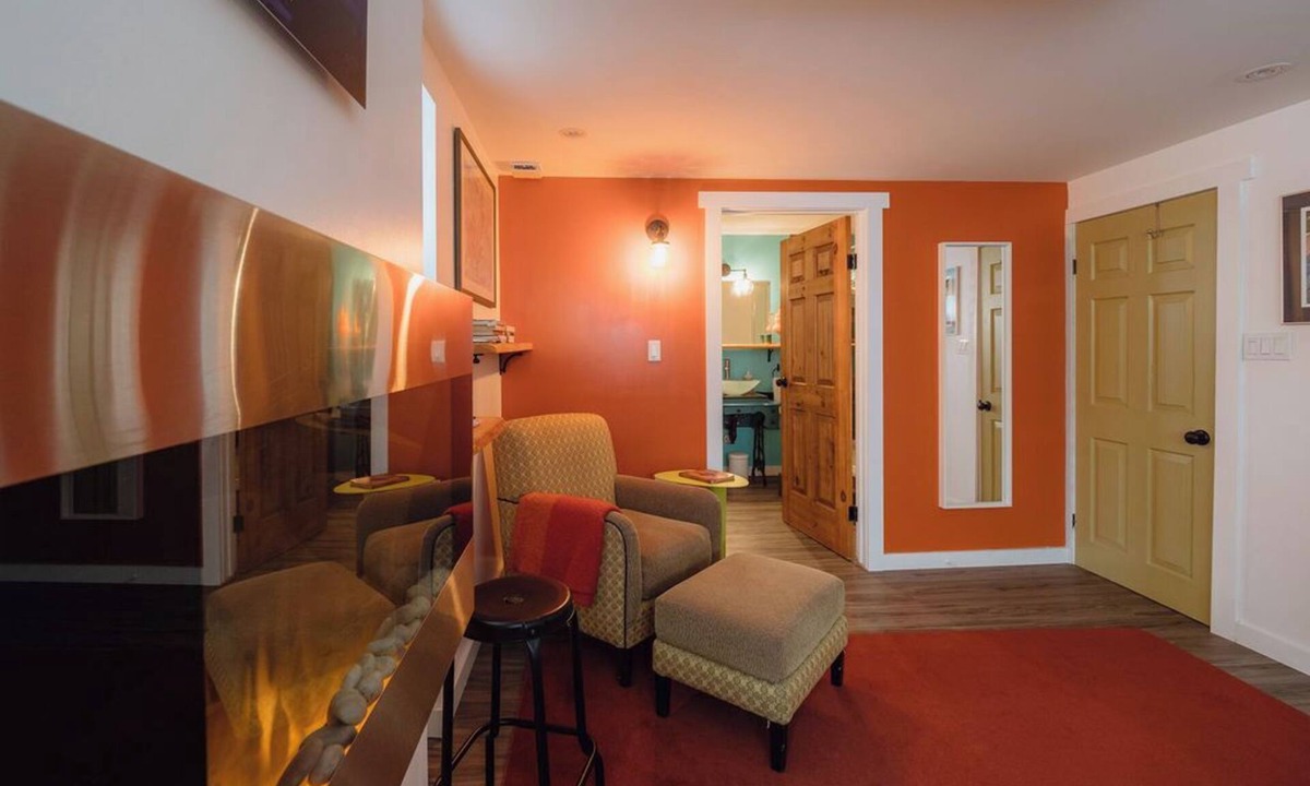 Nelson House | Gallery Suite at eARTh Studios