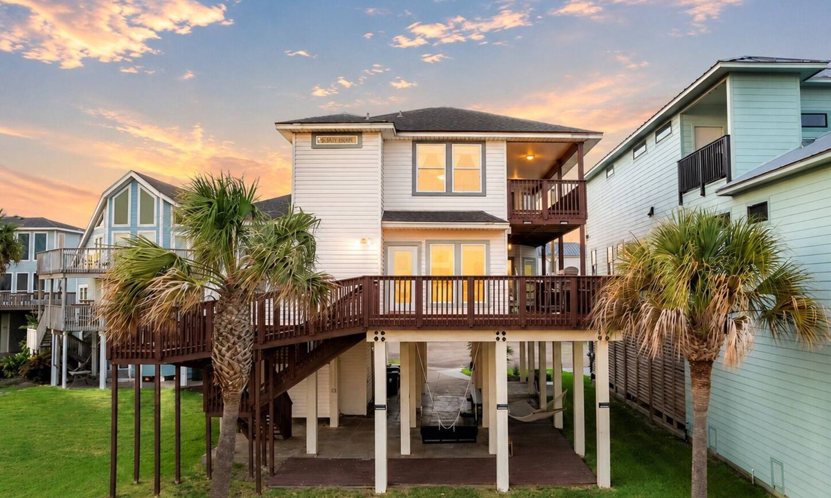 Pointe San Luis House | Galveston Beachfront | Hot Tub | Sleeps 16 | Gulf Views