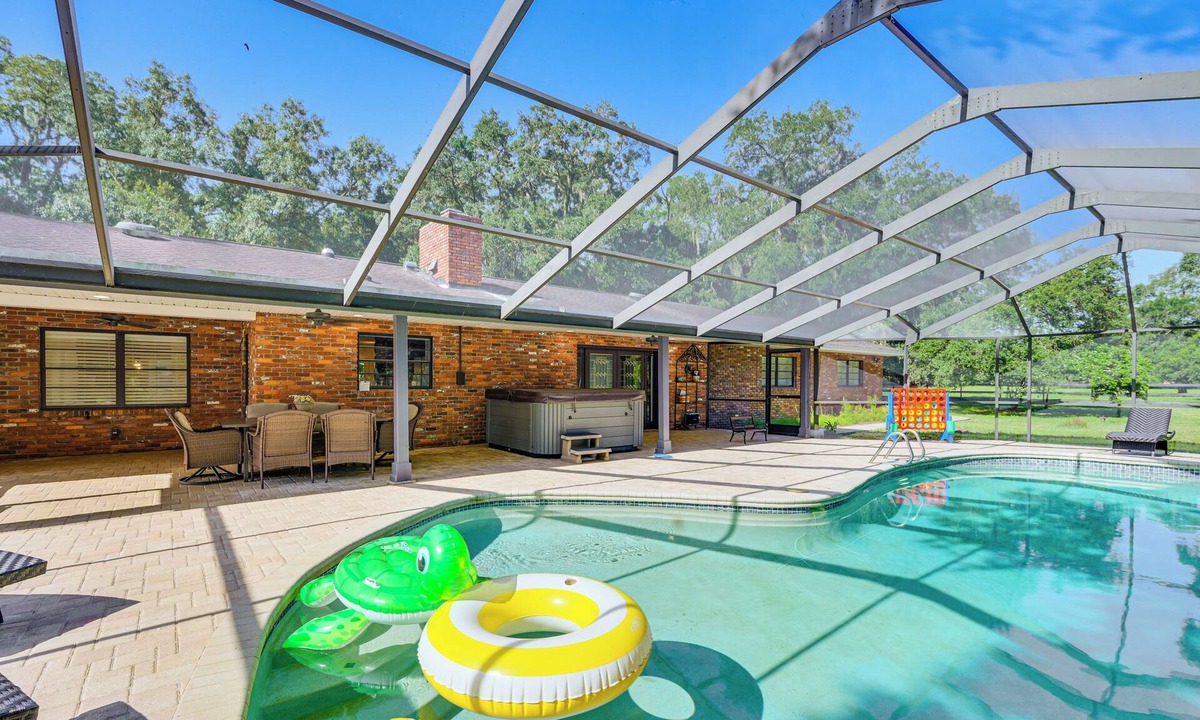 Bearss Plaza House | Game Room! Group Getaway 7 Mi to Adventure Island