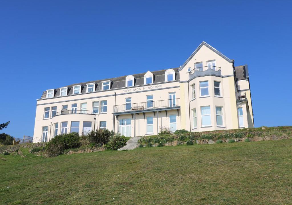 Coverack House | Gannet Watch