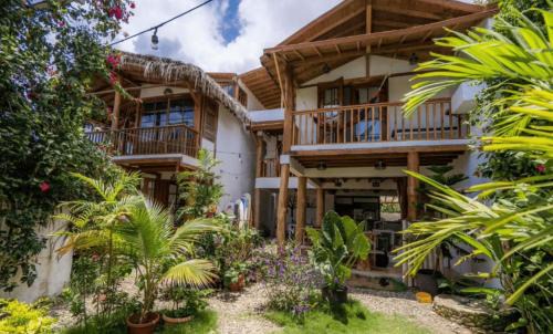 Ayampe House | Ganso & Búho