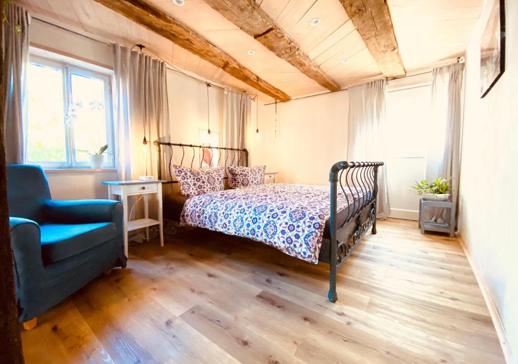 Nehren Apartment | Ganze Wohnung - Erdgeschoss - sehr ruhig - Hundefreundlich - Regendusche - Bodenheizung - Küche - easy Check-in mit Schlüsselbox