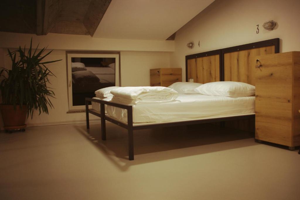Solkan Hostel | GARAGE HOSTEL