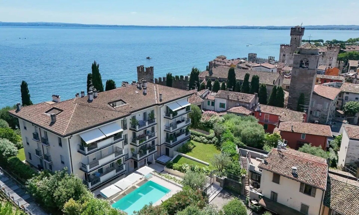 Sirmione Apartment | Garda Amore: Deluxe Two-Bedroom Suite with Lake & City View in Sirmione Old Town