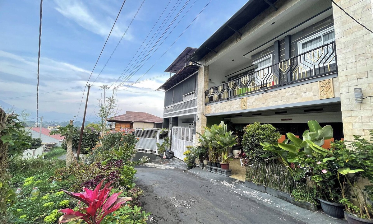 Lembang Villa | Garden Lounge Villa