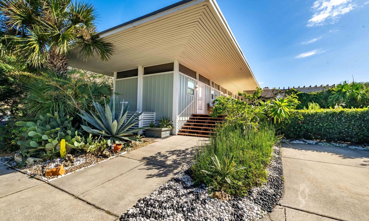 Atlantic Beach Condo | Garden Suite in midcentury modern oceanfront estate with oceanfront pool