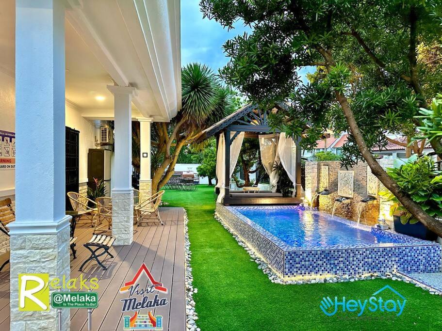 Bukit Piatu House | GardenHomeStay TownArea Karaok Mahjong PrivatePool By HeystayManagement