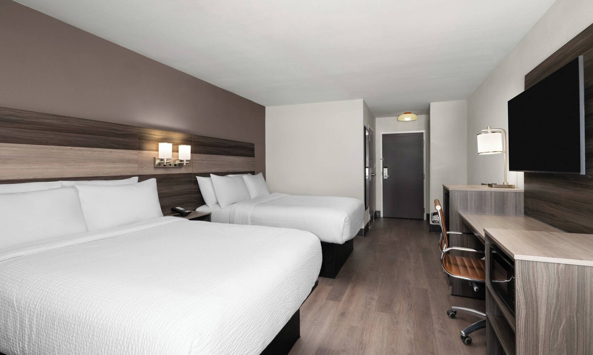 Augusta Hotel | Garner Hotel August West by IHG