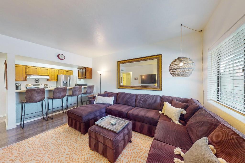 Dietz House | Garnet Getaway