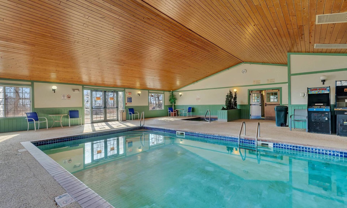 Garrison Hotel | Garrison Inn & Suites