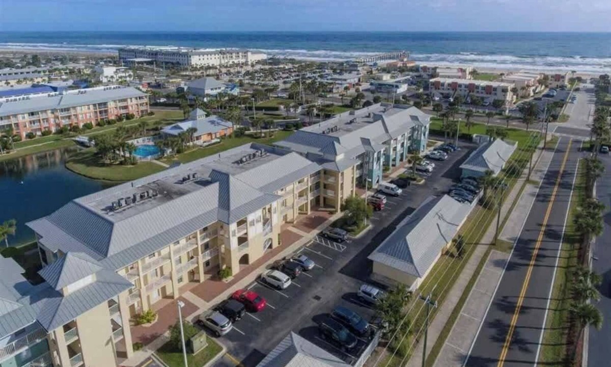 St. Augustine Beach Condo | Gated 1st floor, walk to beach, htd pool NO FEES!