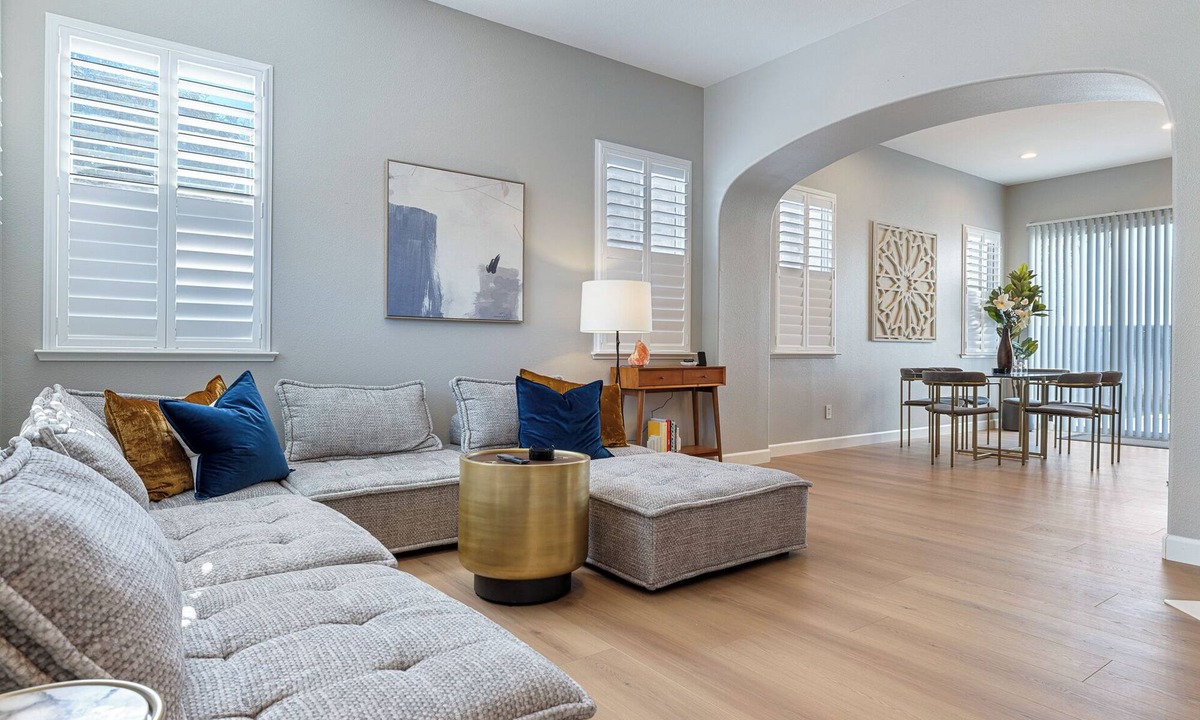 Clovis House | Gated Clovis retreat - 4 bedroom- Workspace, close to eats and shops