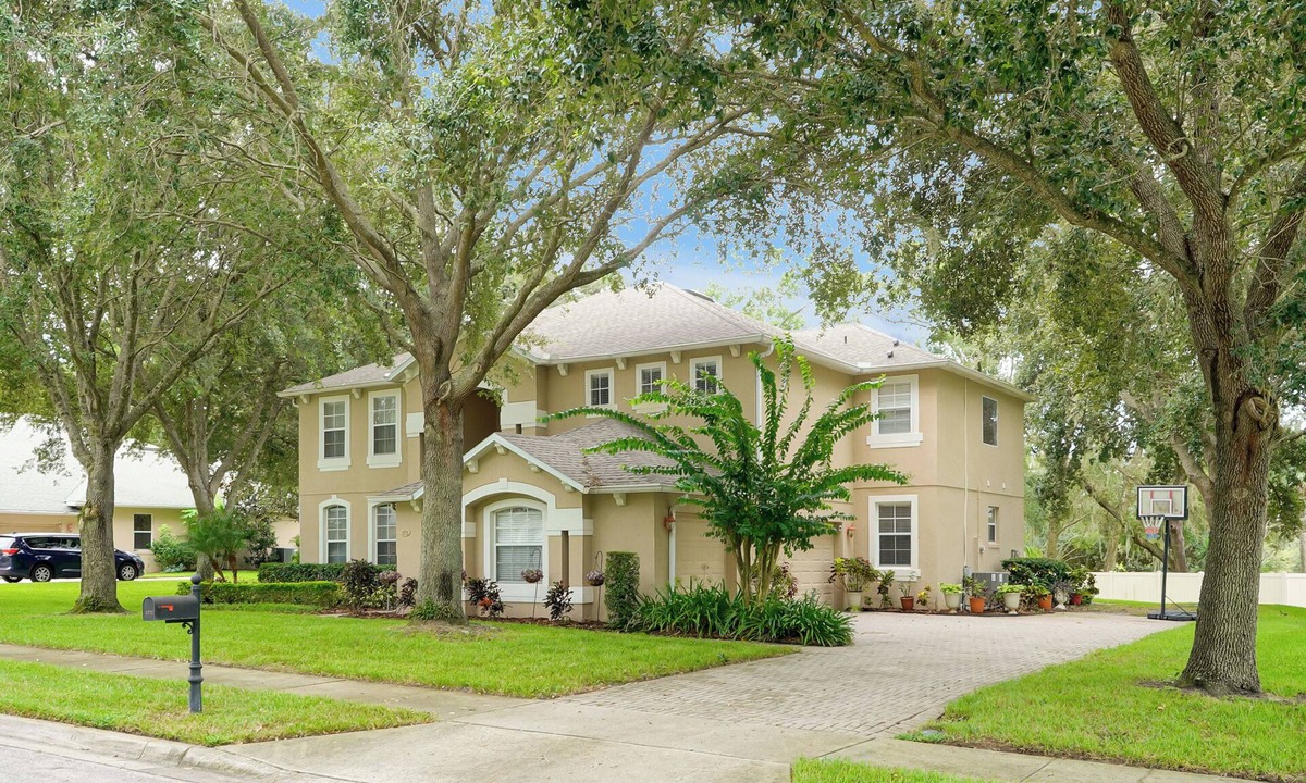Plymouth House | Gated Summit Escape: Relax & Recharge 4BR w/Pool, Theater & Office in Apopka