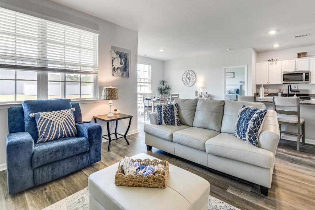 Newport House | Gateway to Emerald Isle! Coastal Gem w/Golf Cart