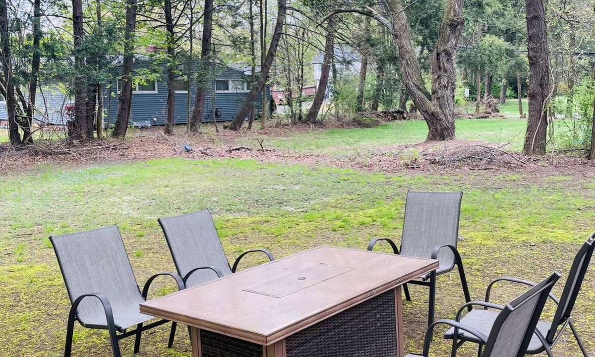 Maple Hill House | Gathering space in the Heart of West Hartford