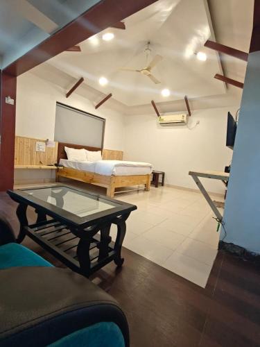Paud Hotel | Gauri Resort