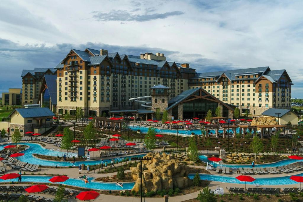 Aurora Hotel | Gaylord Rockies Resort & Convention Center