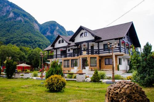 Avram Iancu Cabin | Ge-Lux