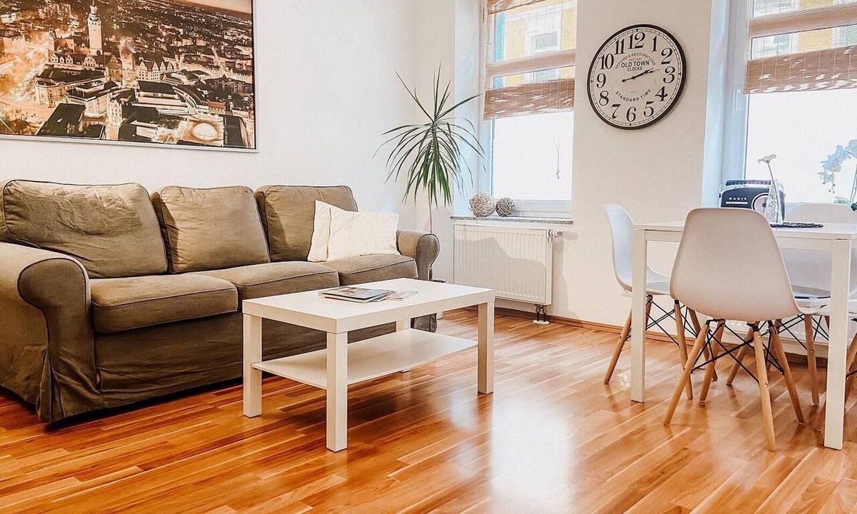 Lindenau Apartment | Gemütliche FeWo mit Balkon & WIFI