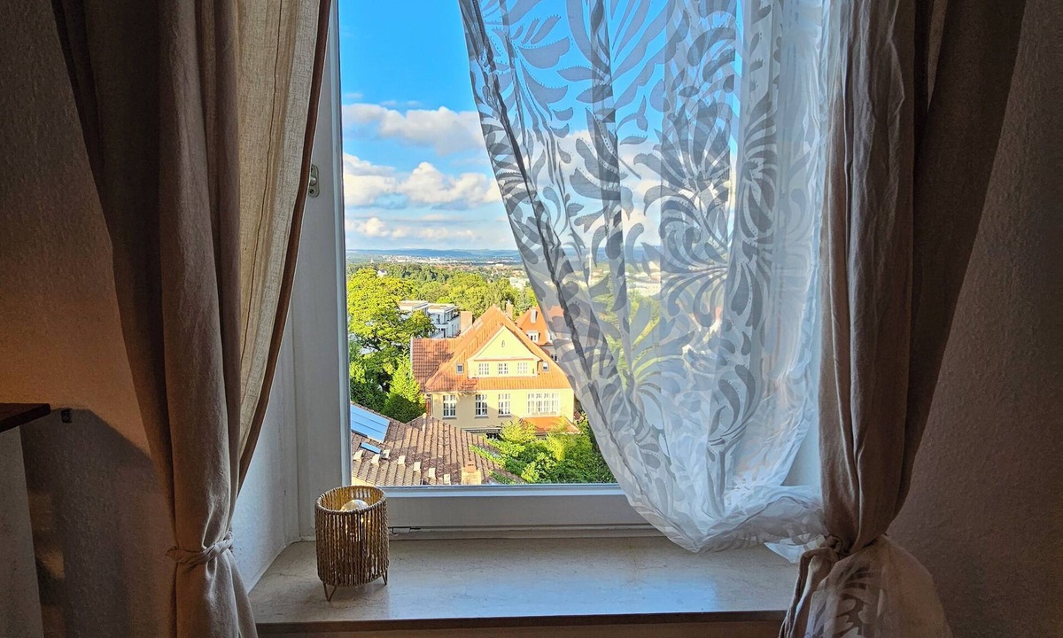 Bad Wilhelmshoehe Apartment | Gemütliche und neu Eingerichtete Dachgeschosswohnung in Bad Wilhelmshöhe