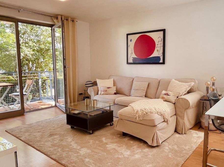 Schoenefeld Apartment | Gemütliche Wohnung mit Balkon in Schönefeld