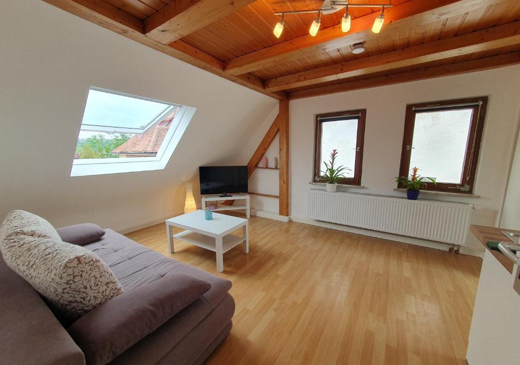 Muehlacker Apartment | Gemütliche zentrale DG Wohnung in Mühlacker
