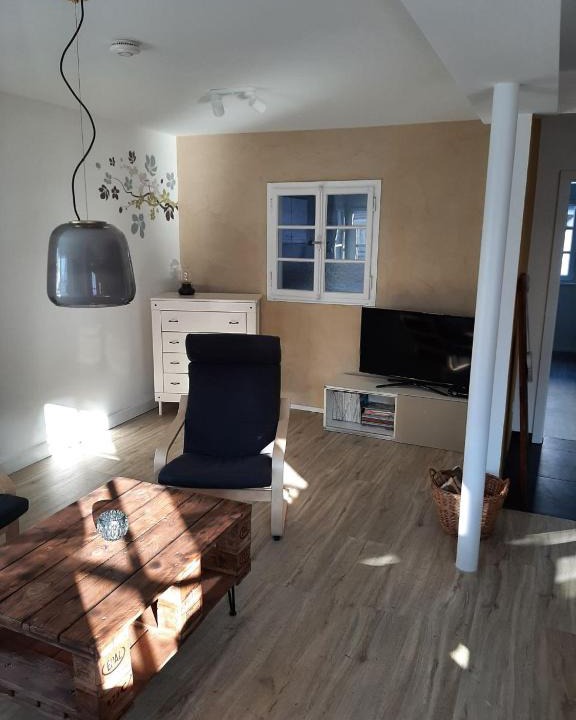 Stetten Apartment | Gemütlichkeit über der Weinrebe- 3Zi. Zi. Fewo.